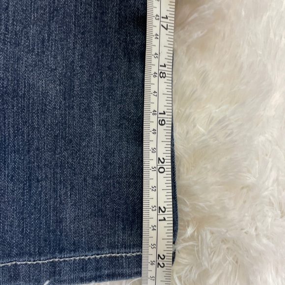 Democracy Medium Blue Wash Denim Women’s Capri Jeans Size 16! - Picture 8 of 11
